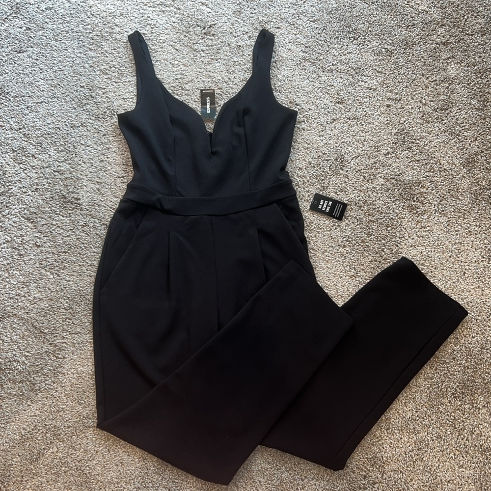 NWT! Express Women's Black Skinny Crop Jumpsuit Sweetheart Neckline - 6